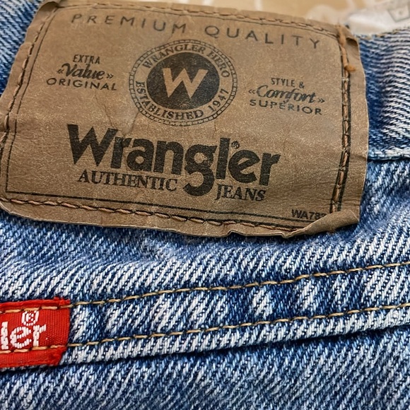 Men’s Wrangler regular fit jeans - Picture 3 of 4